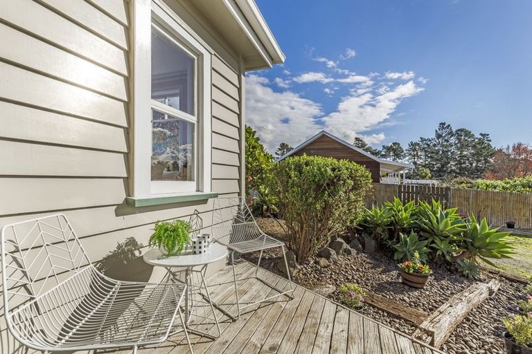 Photo of property in 2/165a Colwill Road, Massey, Auckland, 0614