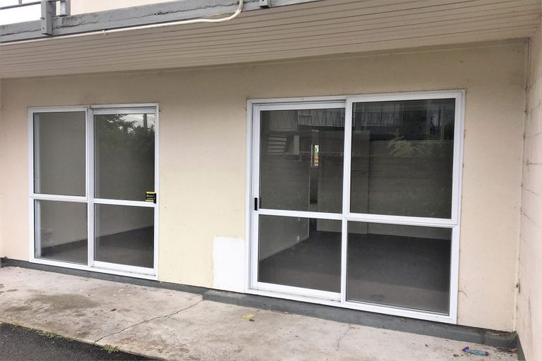 Photo of property in 1/3 Tralee Place, Hillcrest, Hamilton, 3216