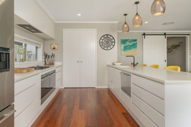 Photo of property in 30 Hei Esplanade, Whitianga, 3510