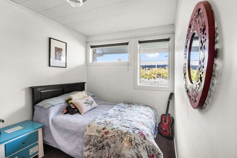 Photo of property in 15 Barrett Street, Westown, New Plymouth, 4310
