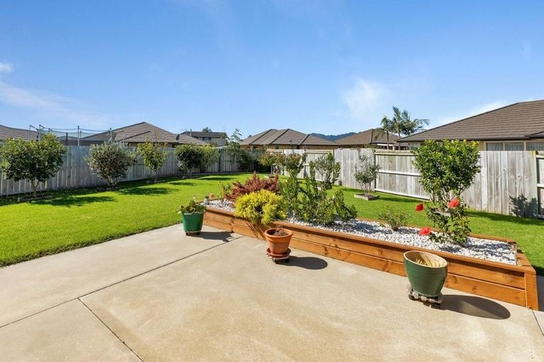 Photo of property in 6 Kamahi Place, One Tree Point, 0118