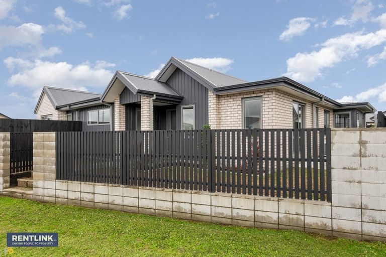 Photo of property in 6 Salers Lane, Papamoa, 3118