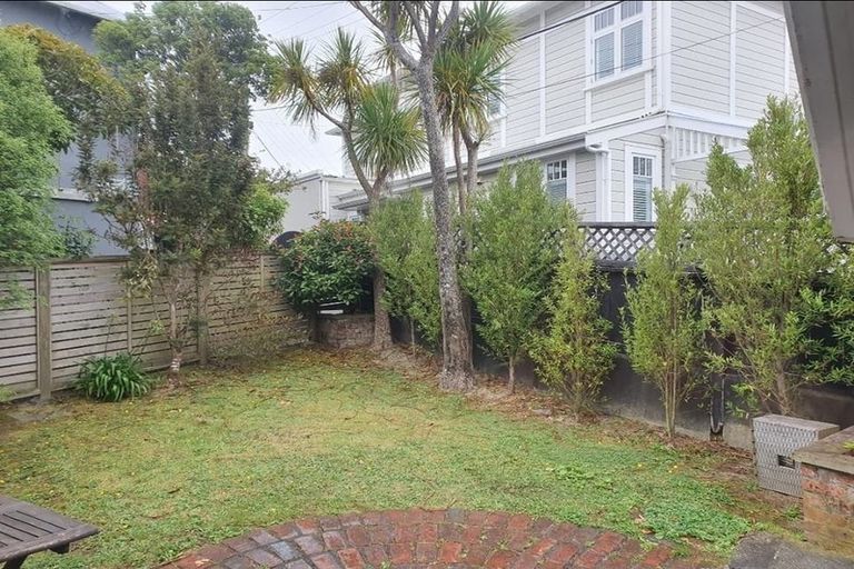 Photo of property in 64 Central Terrace, Kelburn, Wellington, 6012