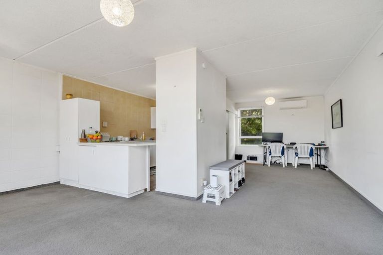 Photo of property in 2/18 Carnot Street, Glenholme, Rotorua, 3010