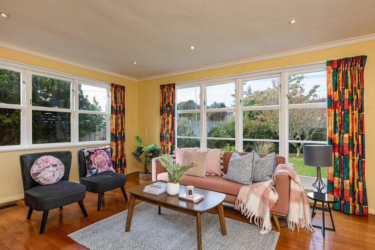 Photo of property in 7 Park Avenue, Tawa, Wellington, 5028