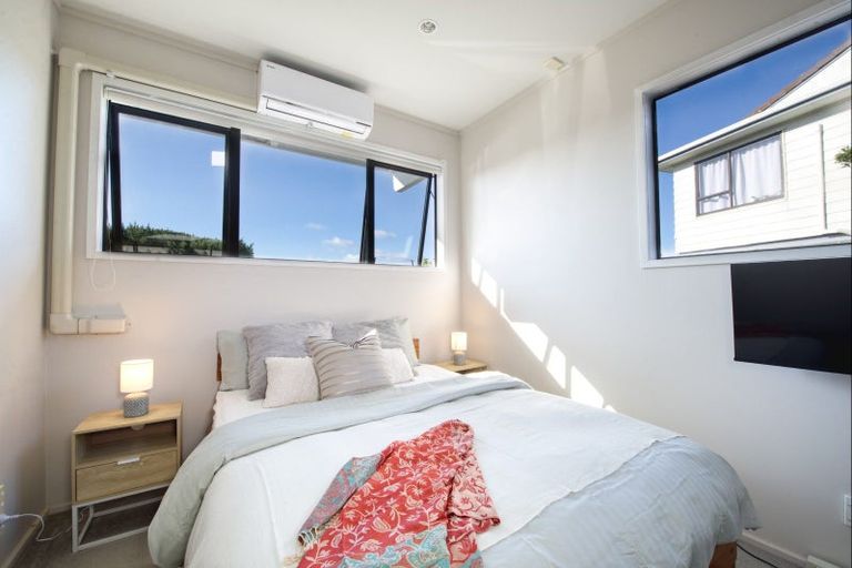 Photo of property in 17 Rice Crescent, Newlands, Wellington, 6037