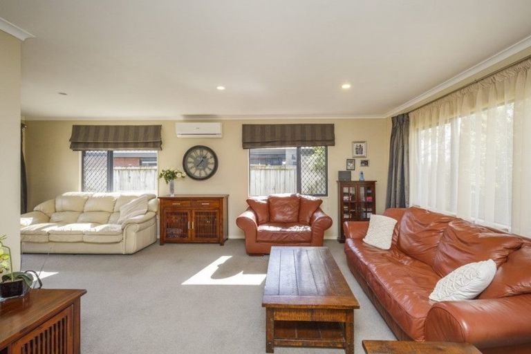 Photo of property in 94 Summerhill Drive, Fitzherbert, Palmerston North, 4410