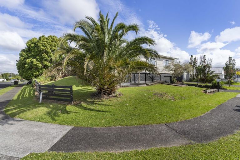 Photo of property in 2/11 Bluewater Place, Wattle Downs, Auckland, 2103