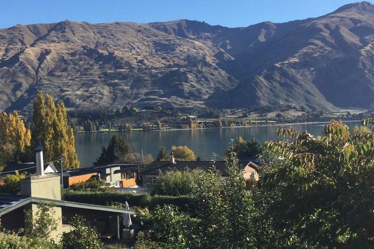 Photo of property in 50 Beacon Point Road, Wanaka, 9305