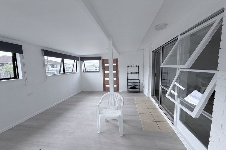 Photo of property in 2/33 Ashlynne Avenue, Papatoetoe, Auckland, 2025