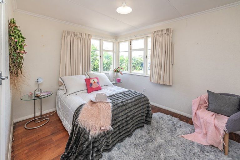 Photo of property in 64 Purnell Street, College Estate, Whanganui, 4500