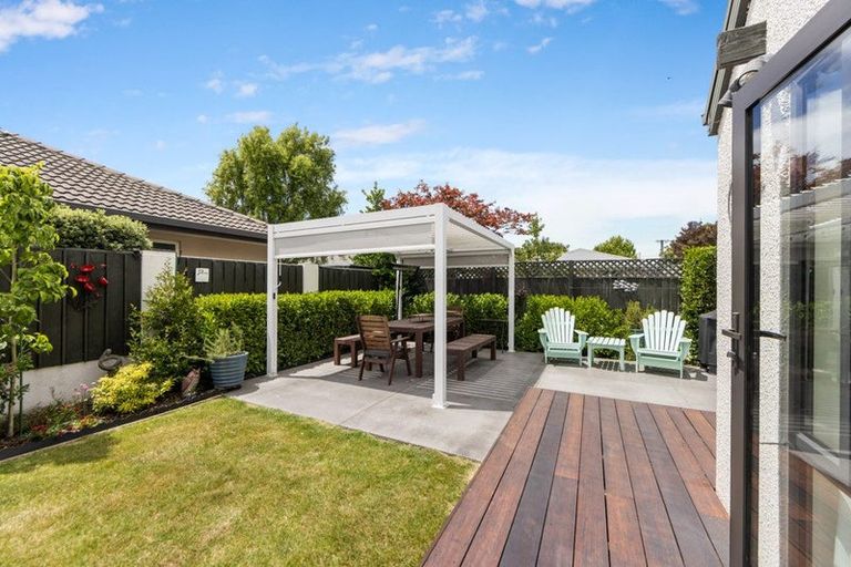 Photo of property in 11 Harlech Mews, Avonhead, Christchurch, 8042