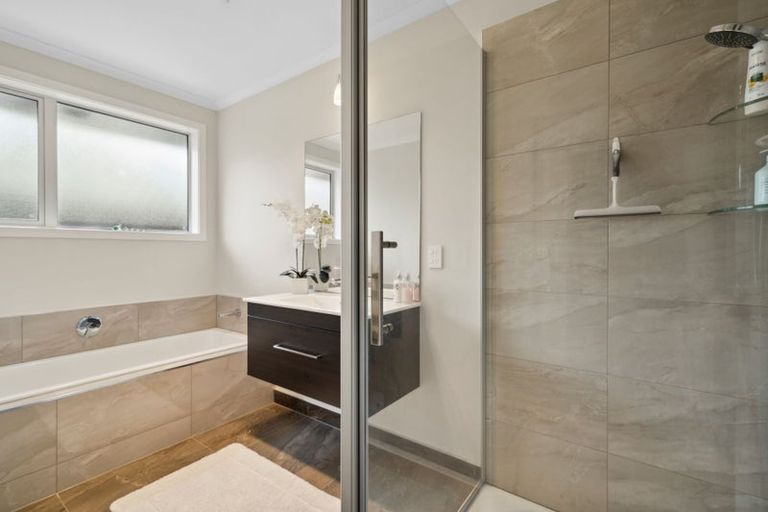 Photo of property in 4 Palmer Crescent, Silverstream, Upper Hutt, 5019