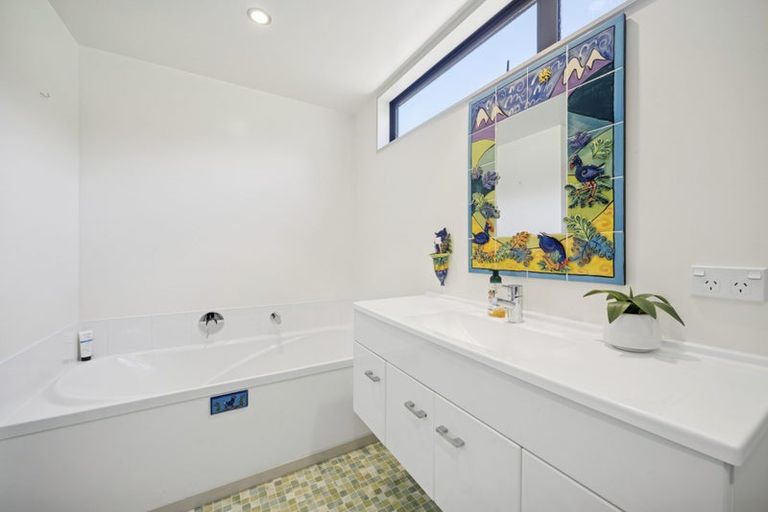 Photo of property in 173 Bing Lucas Drive, Tawa, Wellington, 5028