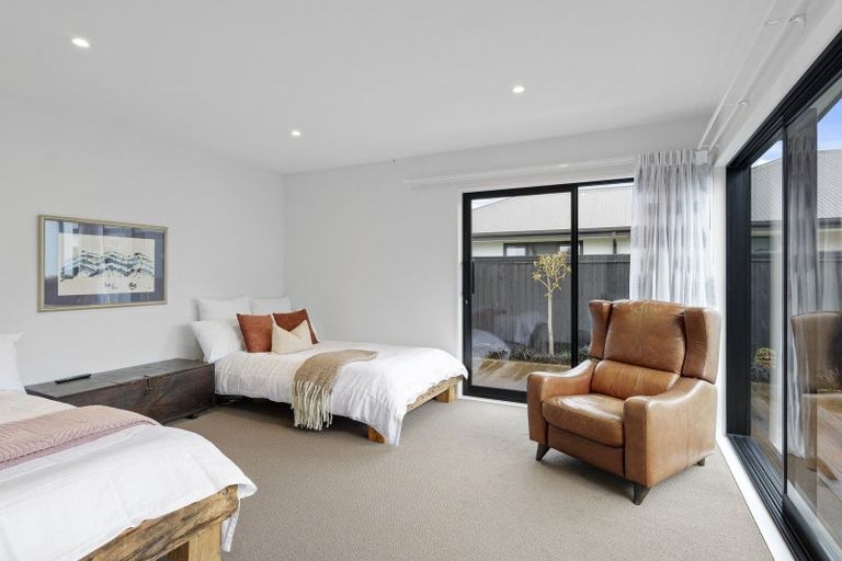 Photo of property in 16 Whitnall Street, Halswell, Christchurch, 8025