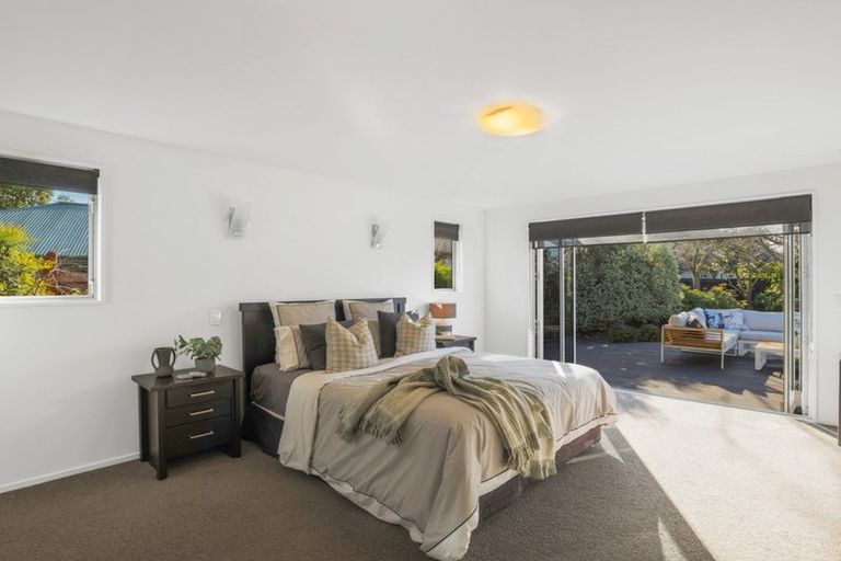 Photo of property in 76 Willowview Drive, Redwood, Christchurch, 8051