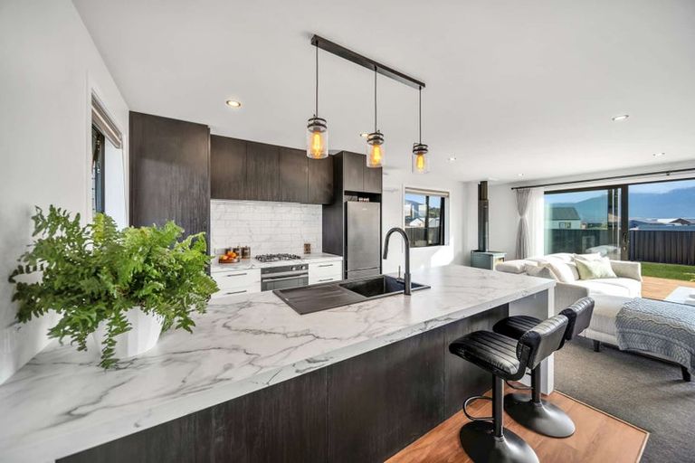 Photo of property in 102 Tukare Loop, Te Anau, 9600