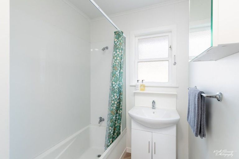 Photo of property in 1/598 Fergusson Drive, Trentham, Upper Hutt, 5018