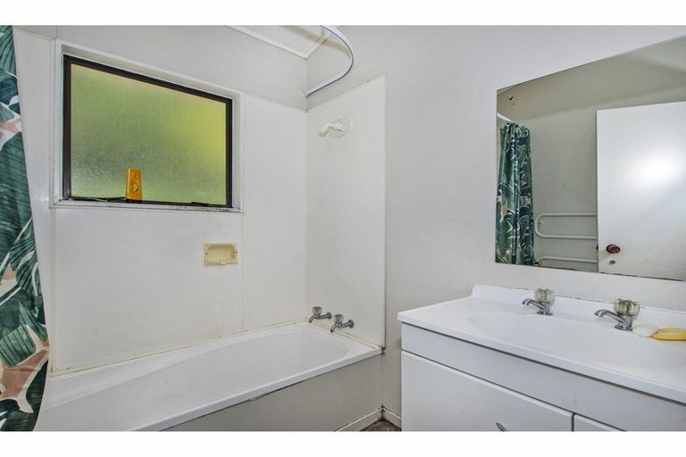 Photo of property in 22 Tikorangi Place, Morningside, Whangarei, 0110