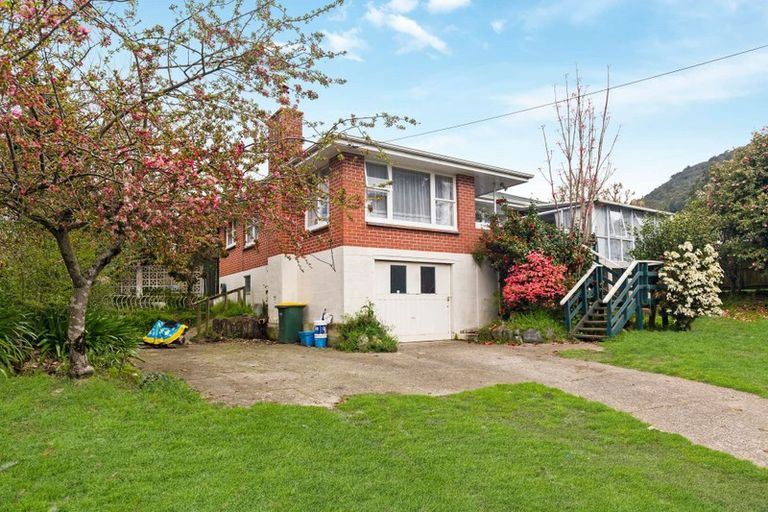 Photo of property in 48 Island View Road, Western Heights, Rotorua, 3015