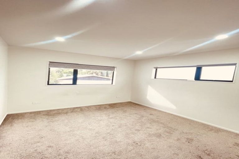 Photo of property in 4/2 Smiths Avenue, Papakura, 2110