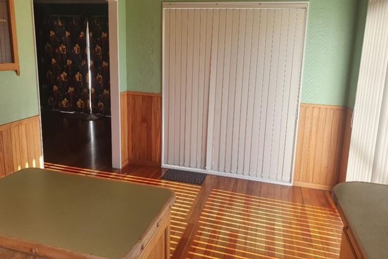 Photo of property in 11 Beach Road, Omata, New Plymouth, 4374