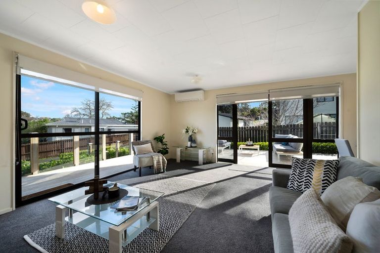 Photo of property in 1/14 Moxham Grove, Massey, Auckland, 0614