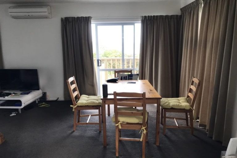 Photo of property in 4/7 Rangitane Street, Maupuia, Wellington, 6022