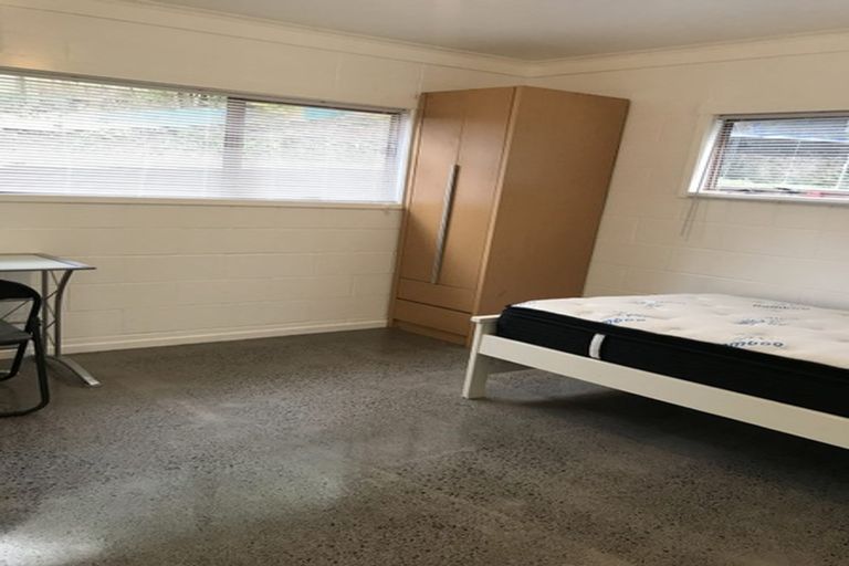 Photo of property in 349 Triangle Road, Massey, Auckland, 0614