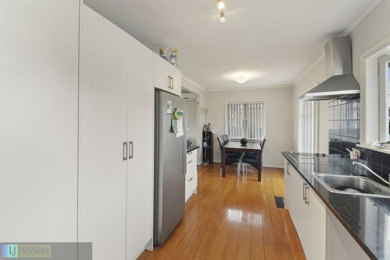 Photo of property in 10 Rollerson Street, Papakura, 2110