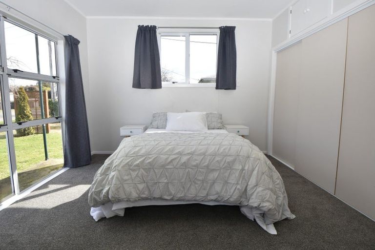 Photo of property in 2 Philip Street, Carterton, 5713