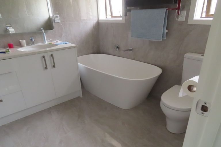 Photo of property in 29 Lastel Place, Shelly Park, Auckland, 2014