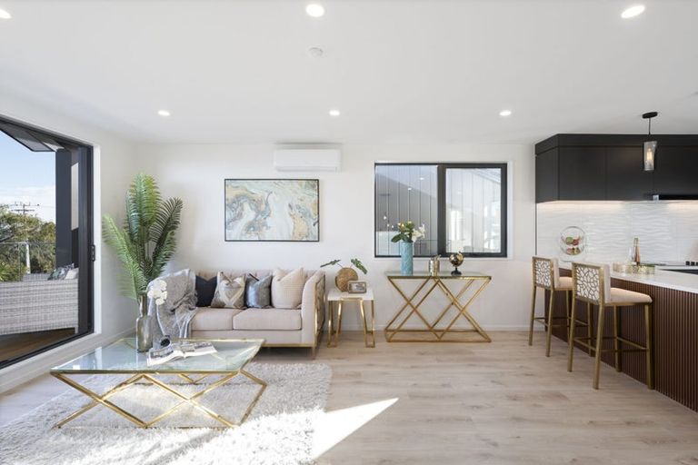 Photo of property in 8b Hadfield Street, Beach Haven, Auckland, 0626