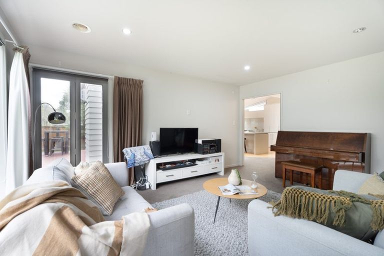 Photo of property in 8 Halewood Grove, Churton Park, Wellington, 6037