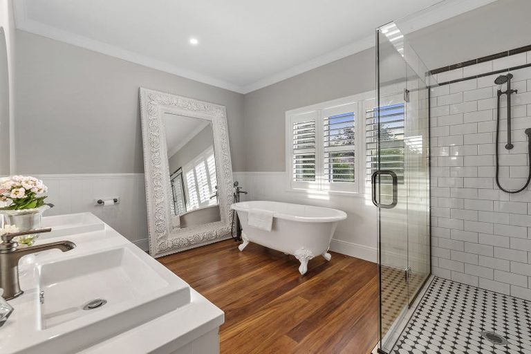 Photo of property in 4a Birchwood Grove, Greenhithe, Auckland, 0632