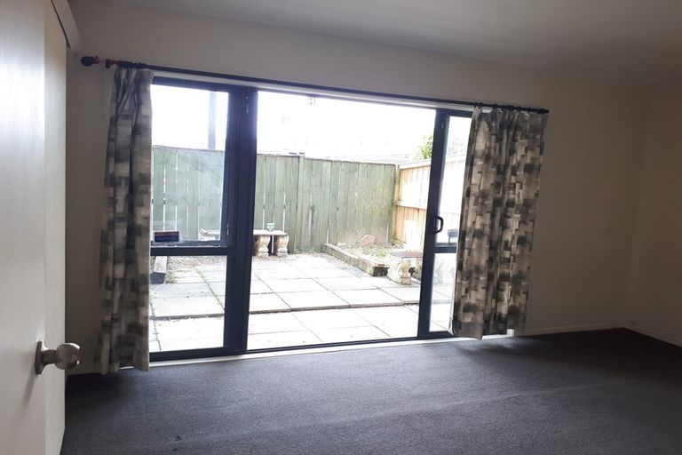 Photo of property in Krisley Court, 7/6 Ambrico Place, New Lynn, Auckland, 0600