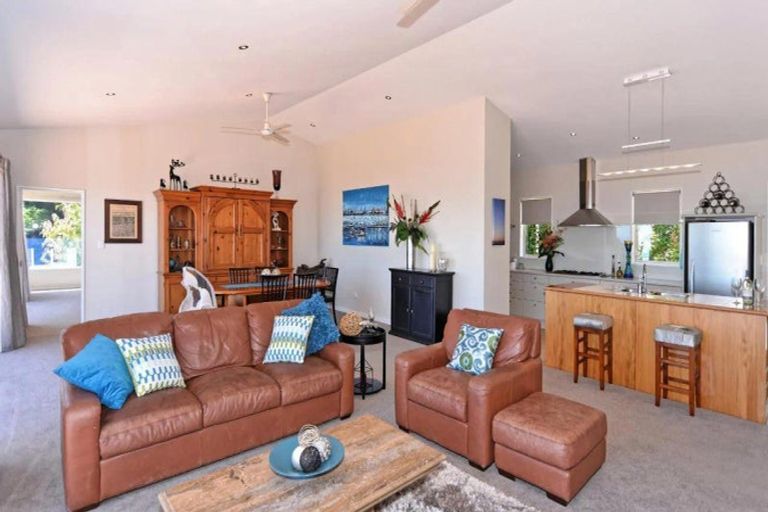 Photo of property in 28 Zeehaen Place, Britannia Heights, Nelson, 7010