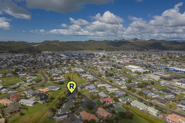 Photo of property in 10 Impala Place, Whitianga, 3510