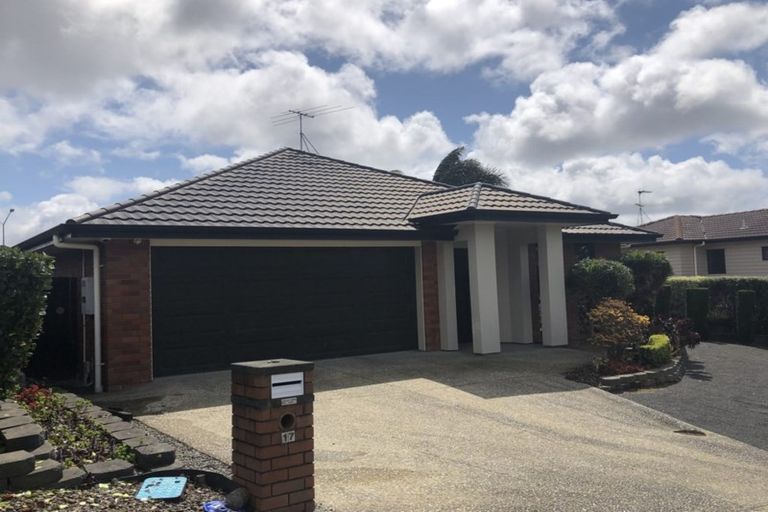 Photo of property in 17 Spoonbill Place, Unsworth Heights, Auckland, 0632