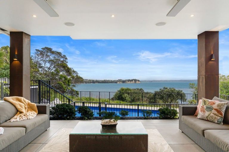 Photo of property in 32 Tindalls Bay Road, Tindalls Beach, Whangaparaoa, 0930