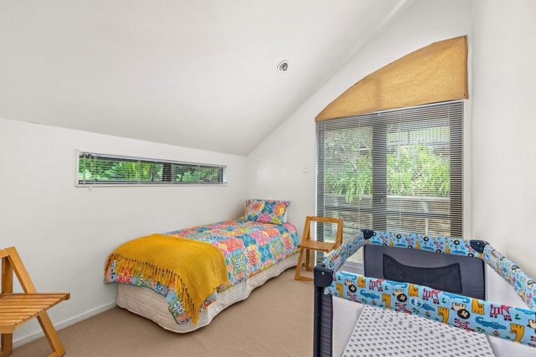 Photo of property in 1/3 Inga Road, Milford, Auckland, 0620