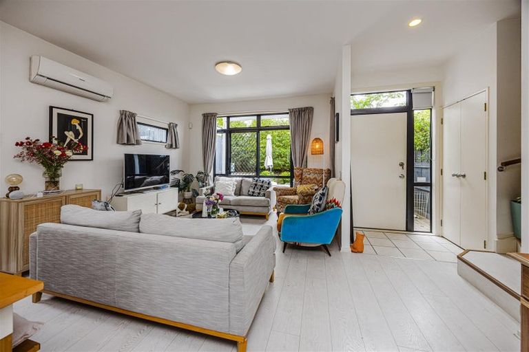 Photo of property in 47/2 Armoy Drive, East Tamaki, Auckland, 2016