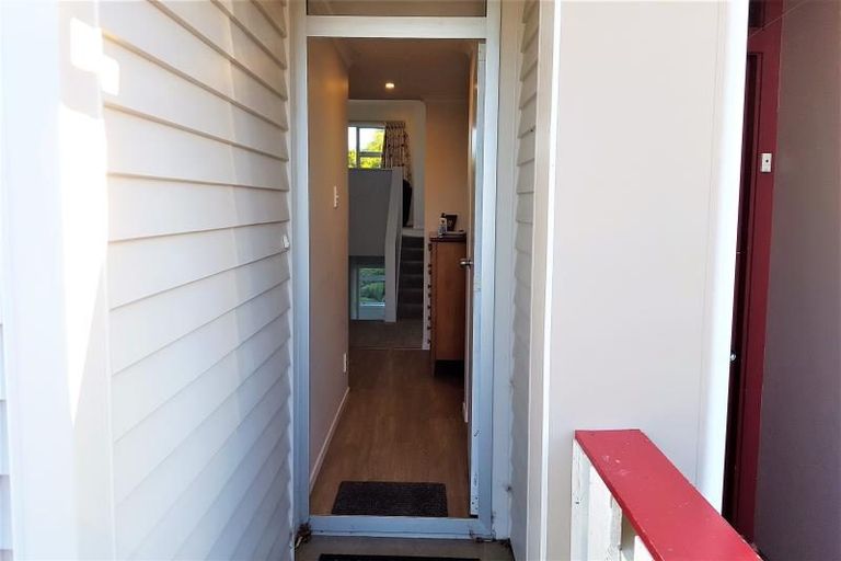 Photo of property in 23a Eastview Grove, Normandale, Lower Hutt, 5010