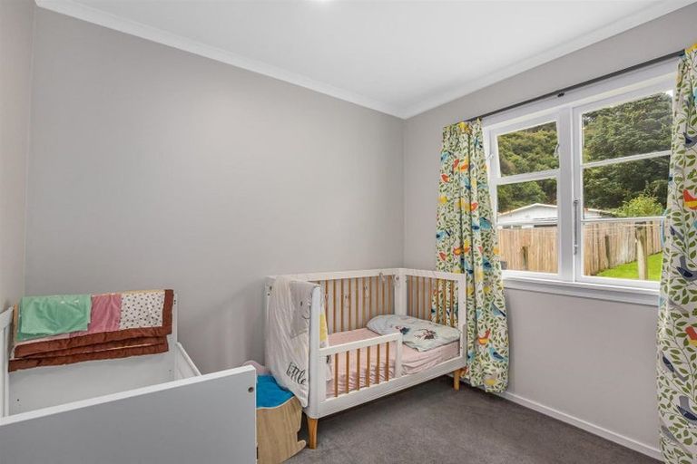 Photo of property in 123 Wellington Road, Wainuiomata, Lower Hutt, 5014