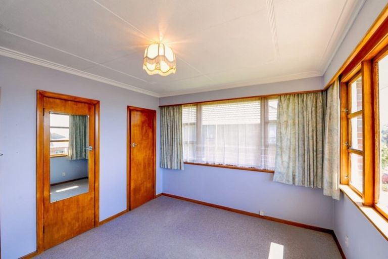 Photo of property in 64 Murray Street, Kew, Dunedin, 9012