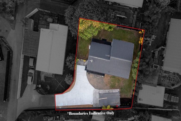 Photo of property in 2/21 Nearco Street, Randwick Park, Auckland, 2105