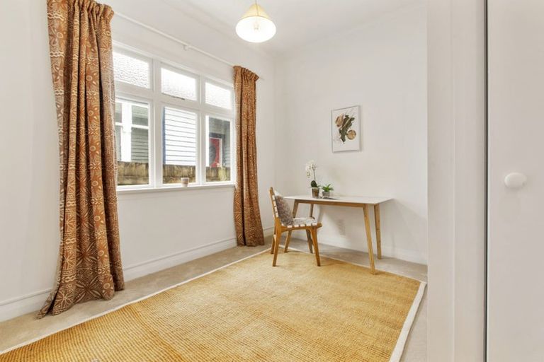 Photo of property in 41 Fairview Crescent, Kelburn, Wellington, 6012