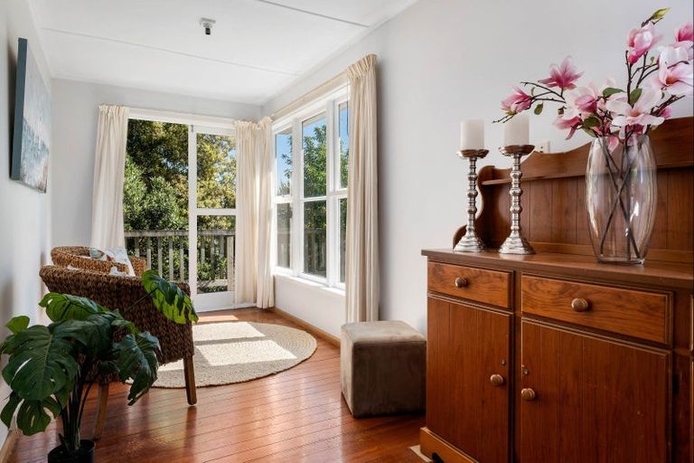 Photo of property in 82 Martindales Road, Heathcote Valley, Christchurch, 8022