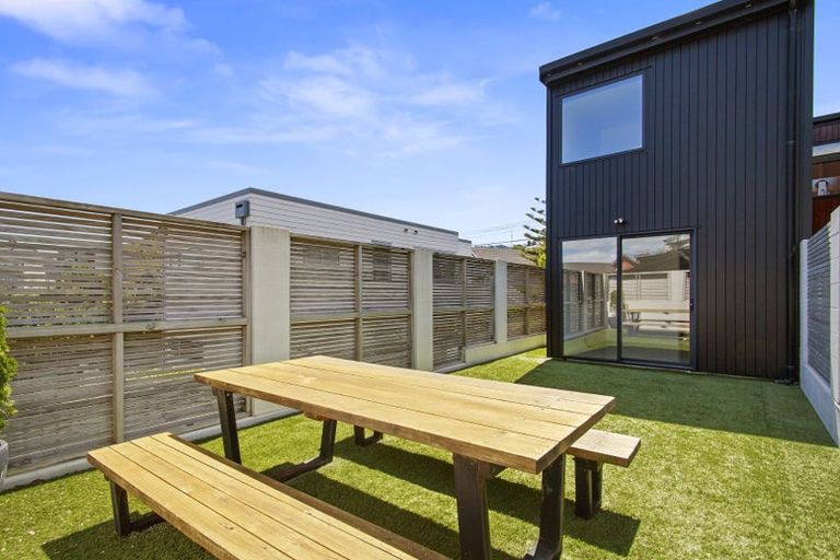 Photo of property in 1/50 Mandalay Terrace, Khandallah, Wellington, 6035