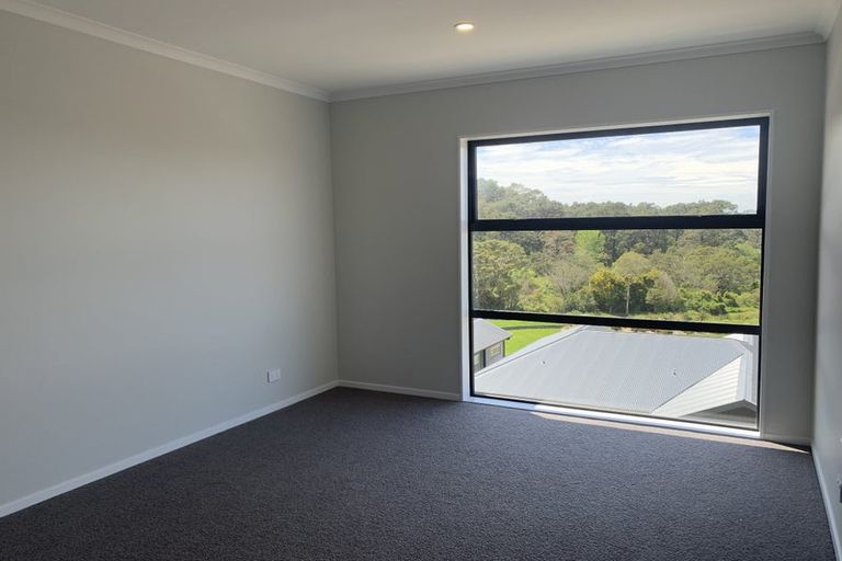 Photo of property in 15 William Calvert Drive, Swanson, Auckland, 0614